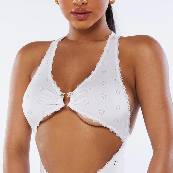 NWT Savage Fenty X Bombshell Broderie Lace Eyelet Teddy White Medium - Picture 4 of 11